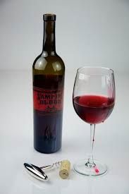 El vino tinto contiene una sustancia química que puede deshacer una parte del alcohol puede causar daños