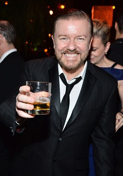 Ricky Gervais en los Globos de Oro 2015 después de la fiesta.