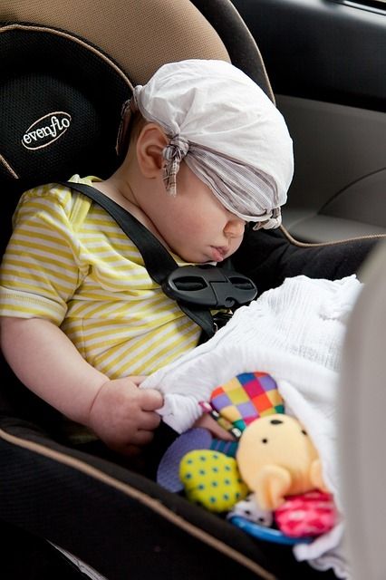 Montar coches suele ser muy riesgoso para los recién nacidos