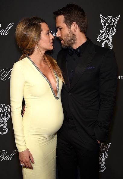 Actriz Blake Lively (L) y Ryan Reynolds asisten Bola Ángel 2014