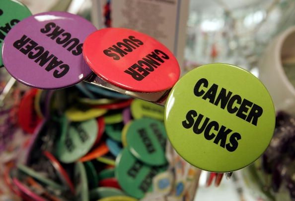 Un tratamiento para el cáncer de ovario que podrían prolongar la vida de más de un año no se utiliza con bastante frecuencia.