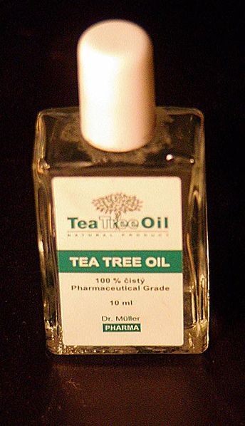 botella de aceite de árbol de té