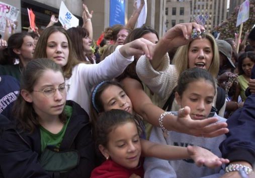 Alrededor de una de cada cinco niñas adolescentes que son sexualmente activos dicen que han usado píldoras del día siguiente para la anticoncepción.