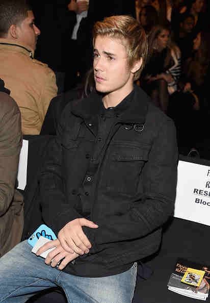 Justin Bieber en Naomi Campbell`s Fashion for Charity Fashion Show.