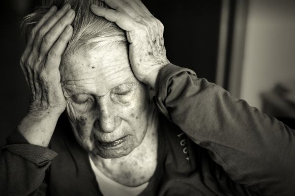 En los Estados Unidos, hay una persona en desarrollo Alzheimer`s disease every 67 seconds. It now affects over 5 million Americans.