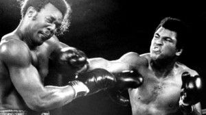 MUHAMMAD ALI ROCAS GEORGE FOREMAN en la mandíbula