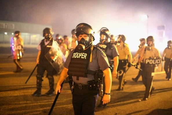 Indignación En Missouri ciudad después de Policía de rodaje de 18-Yr-Old Man