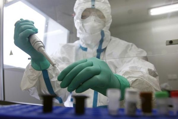 Múltiples viales que contienen agentes patógenos y toxinas letales fueron descubiertos en diferentes instalaciones federales y de salud de todo el país que no se almacenan correctamente.