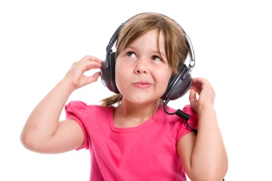 ¿Qué pueden hacer los padres de niños con pérdida auditiva hacer para ayudar a sus hijos