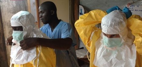 La Organización Mundial de la Salud le preocupa que el virus Ebola mortal puede extenderse a nivel global si las medidas preventivas no se encuentran pronto.