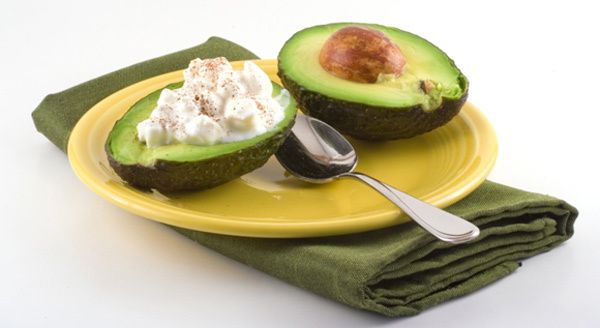 aguacate queso cottage lleno
