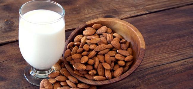 10 Beneficios de Salud de leche de almendras
