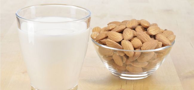 10 Efectos graves secundarios de leche de almendras