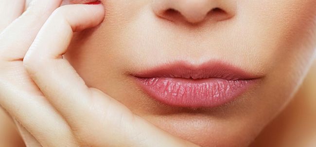 10 consejos caseros simples para deshacerse de los labios agrietados
