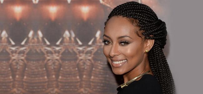 10 Impresionante trenzado Updo peinados para las mujeres negras
