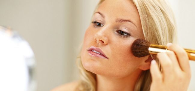 3 Trucos de maquillaje para ocultar simples Eczema-Afectados Piel