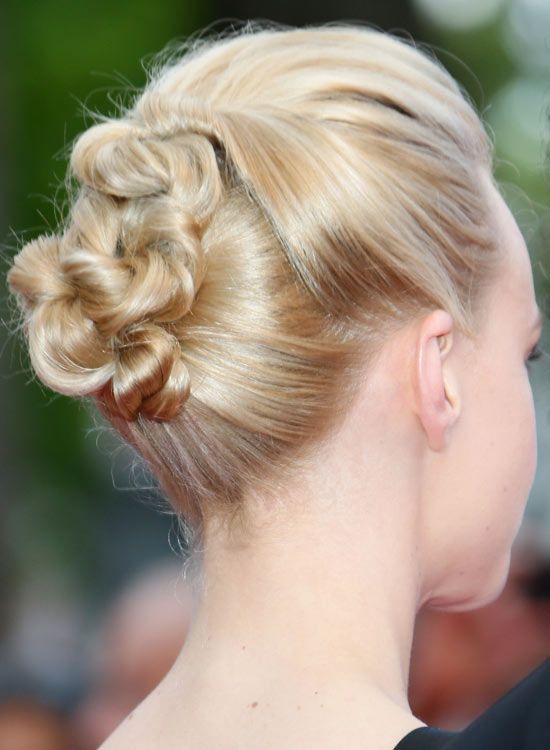 Smart-Twisted-Updo-con-volumized-Top