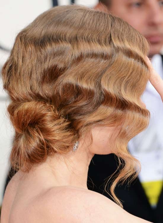 Twisted-Low-Updo-con-textura-Waves