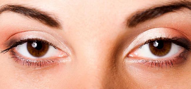 7 pasos simples para aplicar el maquillaje de ojos Para Wide Eyes Set: