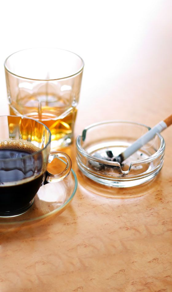 Reducir el consumo de alcohol y cafeína