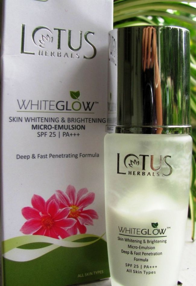 Lotus Herbals Resplandor Blanco Blanqueamiento de la piel y del brillo de la piel Micro Emulsión