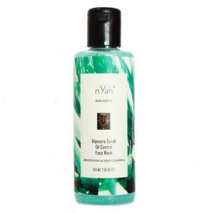 Nyah Aloevera lavado de cara de control de aceite de matorral