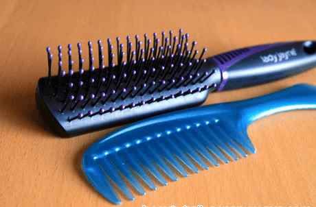 Los mejores consejos para limpiar cepillos de pelo y peines
