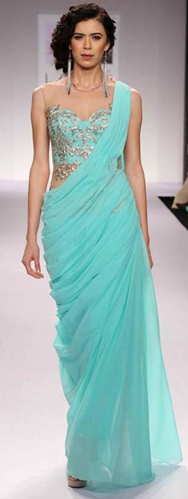 Cóctel giro sari estilo drapeado