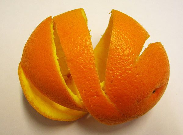 Cáscara de naranja para eliminar la caspa