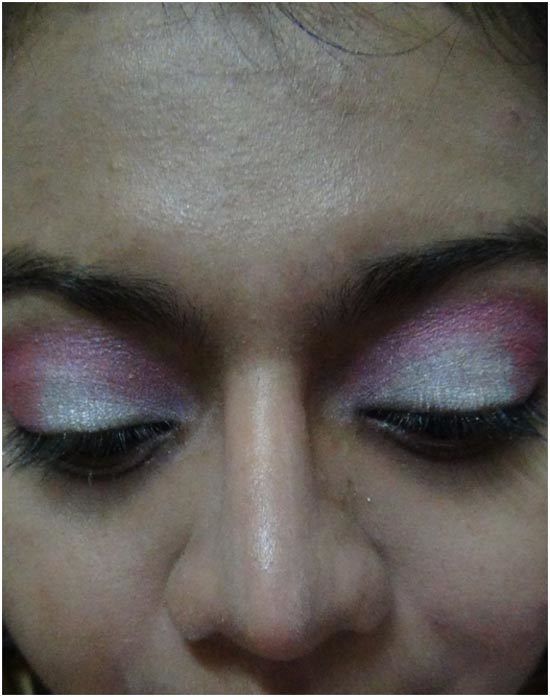 sombra de ojos de color rosa maquillaje 2