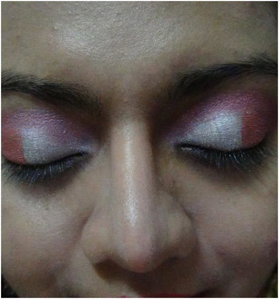 sombra de ojos de color rosa maquillaje 4