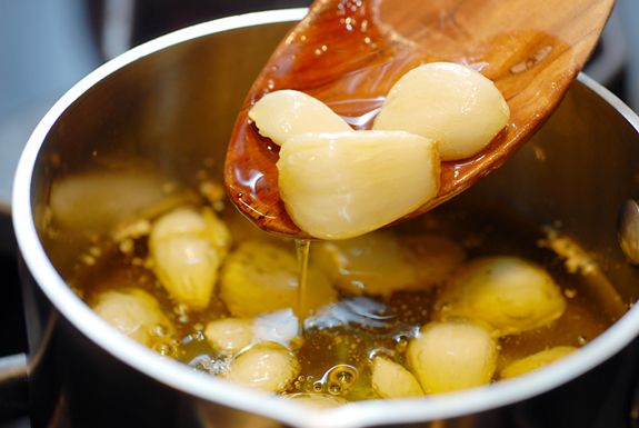 Aceite de ajo contiene belleza y salud beneficios. ¿Es o no?