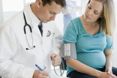 Los remedios caseros para el control de la presión arterial durante el embarazo