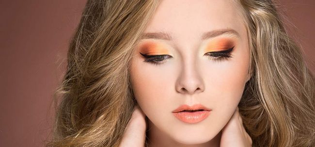Cómo hacer maquillaje de ojos naranja?