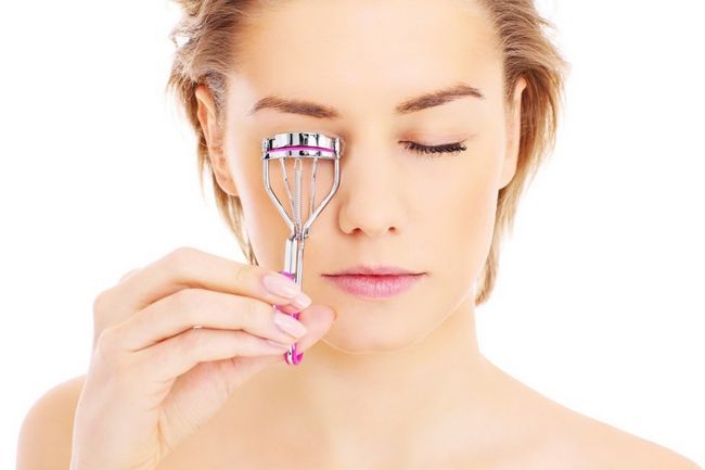 How-To-Curl-Su-Eyelashes44