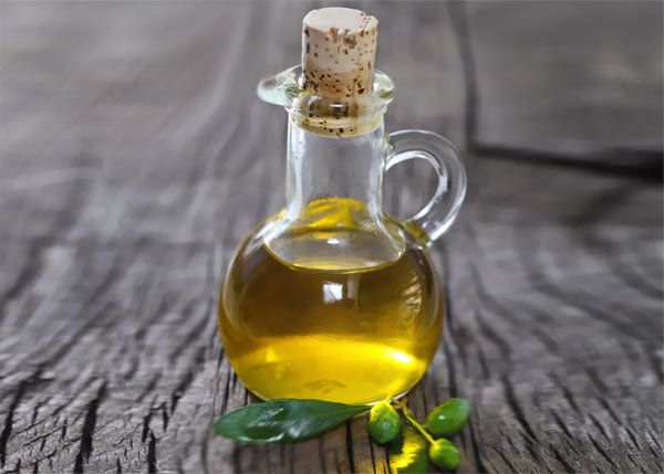 aceite de oliva para tratar la caspa