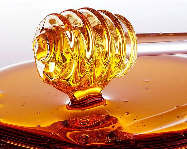 Cómo utilizar la miel para el cuidado de la piel y de belleza en casa