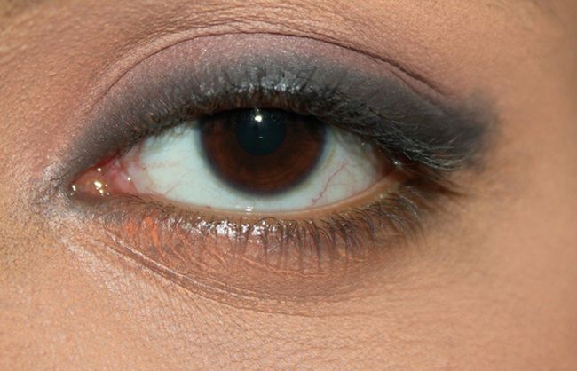 Kareena Kapoor Inspirado maquillaje de ojos (4)
