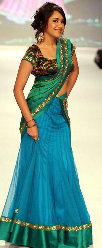 Diseño de la blusa más reciente para medio sari # 3