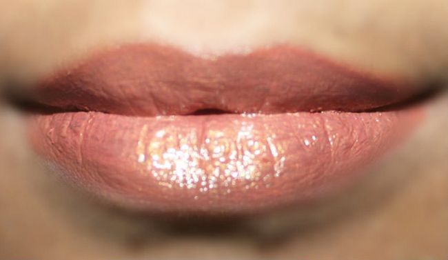 Frustrado Tutorial de maquillaje de labios (3)