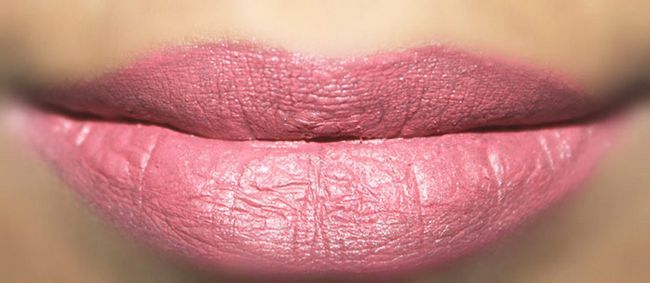 Maquillaje Bricolaje Hack - Cómo hacer Soft Lips Tutorial Pastel (5)