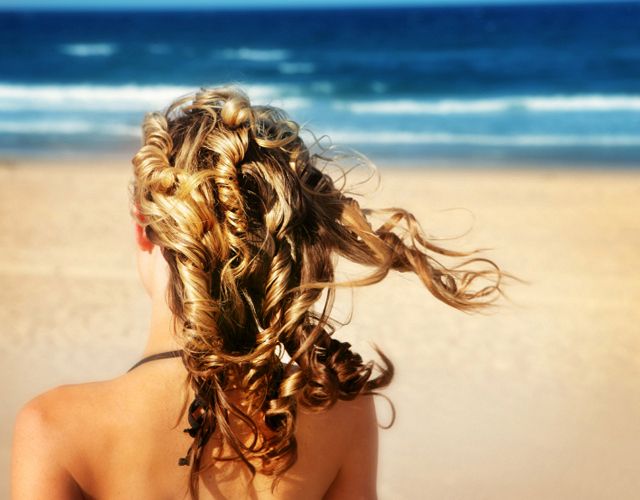 Errores de cuidado del cabello verano para evitar