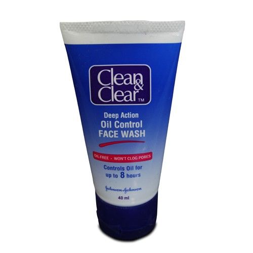 Control de Clean and Clear profundo Petróleo Acción lavado de cara