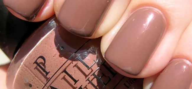 Top 10 Esmaltes de uñas para Dark Bellezas de la piel