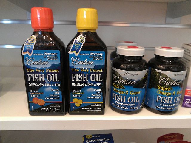 El aceite de pescado o pescado para perder grasa del vientre