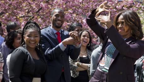 Michelle Obama visita howard universidad para tour de la universidad