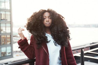 SZA cabello natural